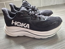 HOKA BLACK & WHITE CLIFTON 10